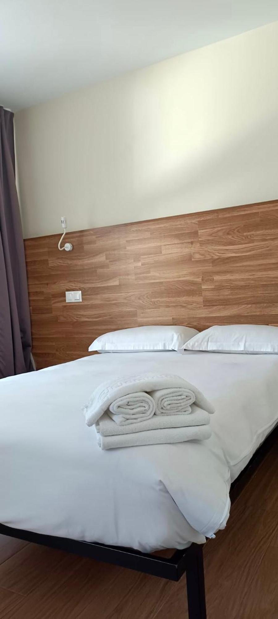 Apartahotel Golden Alcala Alcalá de Henares Екстериор снимка