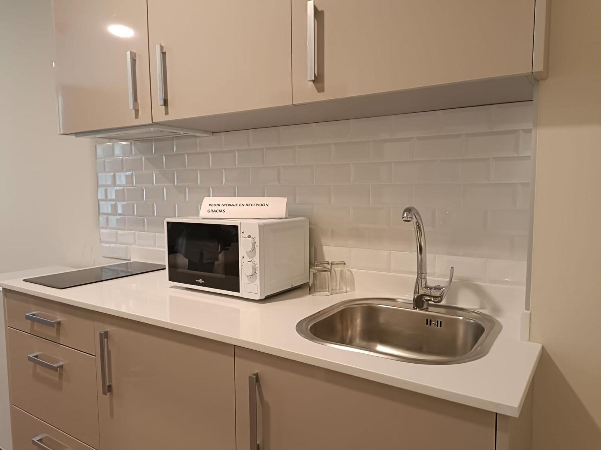 Apartahotel Golden Alcala Alcalá de Henares Екстериор снимка