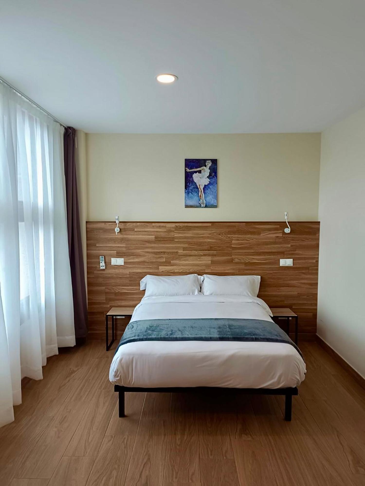 Apartahotel Golden Alcala Alcalá de Henares Екстериор снимка